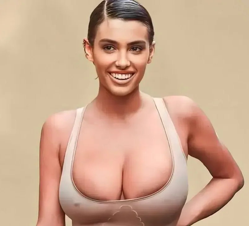Bianca Censori