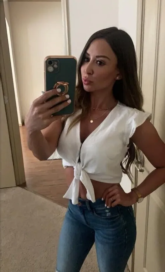 ISABELLA B